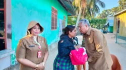 Pemkab Sabu Raijua Salurkan Bantuan untuk Korban Perahu Tenggelam, Wabup Imbau Nelayan Utamakan Keselamatan