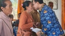 Bupati Sabu Raijua Serahkan BLT Dana Desa di Desa Eiada, Paparkan Kebijakan Anggaran dan Program Prioritas