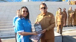 Gubernur Melki Serahkan 4.121 Buku dari ASN NTT, Perkuat Budaya Membaca di NTT