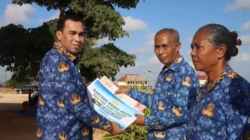Pemkab Sabu Raijua Serahkan Bantuan Modal Usaha kepada Empat ASN Purnabakti