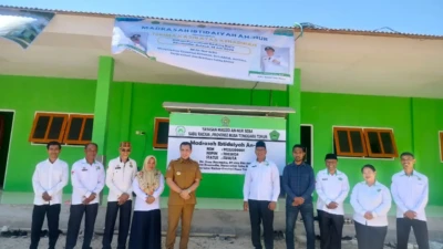 Bupati Sabu Raijua Perjuangkan Revitalisasi MI An-Nur Seba, Seragam Gratis hingga Bus Sekolah jadi Prioritas